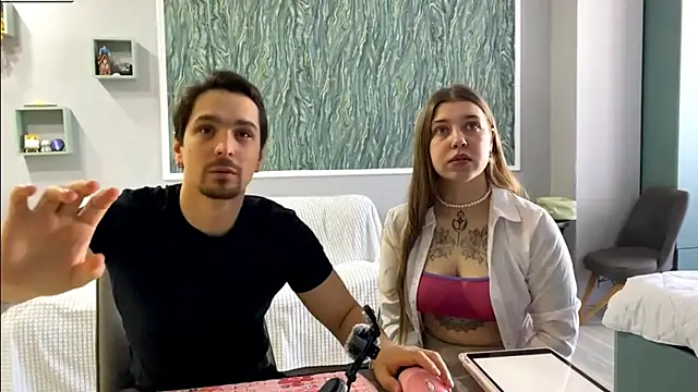 Snapshot of VelvetMiley chatting on 03.12.26 VelvetMiley online show from 03.12.26