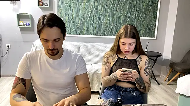 Snapshot of VelvetMiley chatting on 03.16.26 VelvetMiley online show from 03.16.26