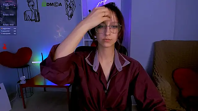 lau ra queen online show from 11.28.25