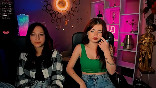 lau ra queen online show from 12.17.25