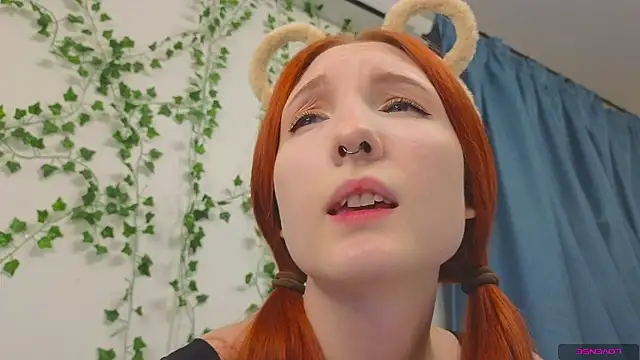 Snapshot of Olivia_Rid_ chatting on 11.18.25 Olivia Rid online show from 11.18.25