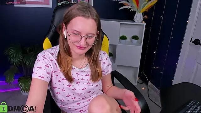 Snapshot of Maryyy_May chatting on 10.02.25 Maryyy May online show from 10.02.25