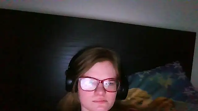 Moonolighta online show from 12.04.25