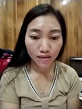 Snapshot of PhienPhien chatting on 09.30.25 PhienPhien online show from 09.30.25