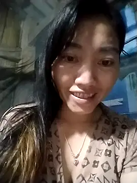 Snapshot of PhienPhien chatting on 10.02.25 PhienPhien online show from 10.02.25