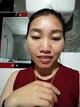 Snapshot of PhienPhien chatting on 10.04.25 PhienPhien online show from 10.04.25