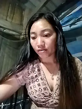 Snapshot of PhienPhien chatting on 10.10.25 PhienPhien online show from 10.10.25