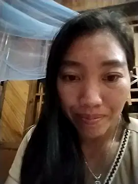 Snapshot of PhienPhien chatting on 10.14.25 PhienPhien online show from 10.14.25