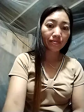 Snapshot of PhienPhien chatting on 10.15.25 PhienPhien online show from 10.15.25