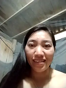 Snapshot of PhienPhien chatting on 10.16.25 PhienPhien online show from 10.16.25