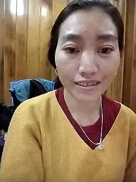Snapshot of PhienPhien chatting on 10.18.25 PhienPhien online show from 10.18.25