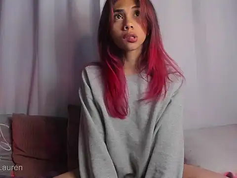 Snapshot of Laurenn_2 chatting on 10.15.25 Laurenn 2 online show from 10.15.25