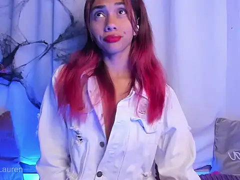 Snapshot of Laurenn_2 chatting on 10.25.25 Laurenn 2 online show from 10.25.25