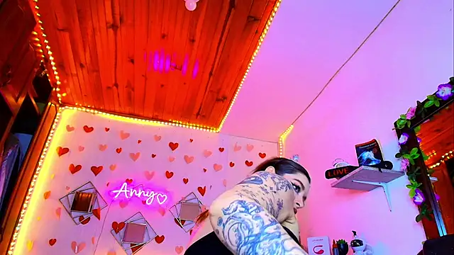 Anny Hurtado online show from 09.16.25