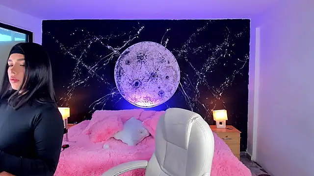 ShaniaDaniels online show from 10.18.25