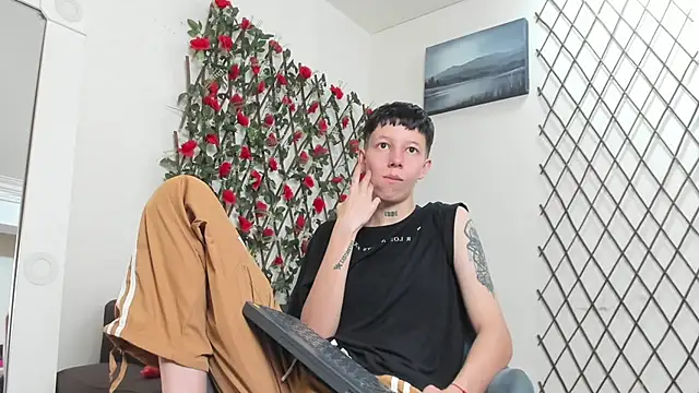 LiamBrown09 online show from 07.10.26