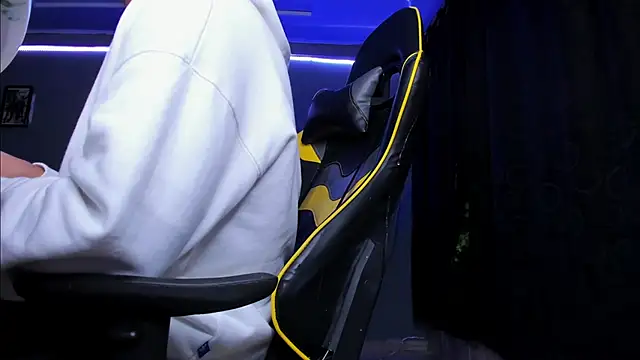 alexgiraldo   online show from 10.27.25