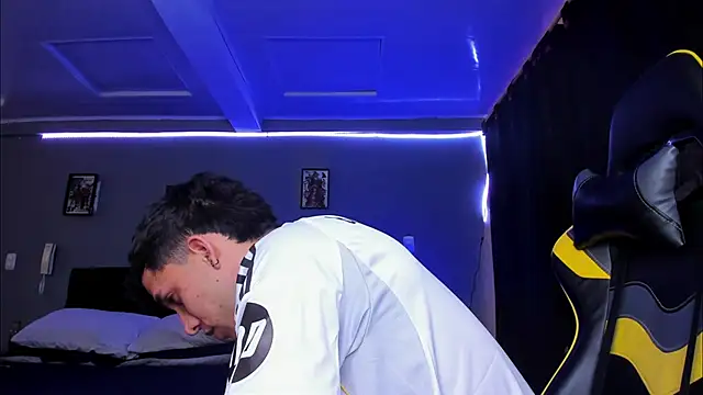 alexgiraldo   online show from 11.13.25