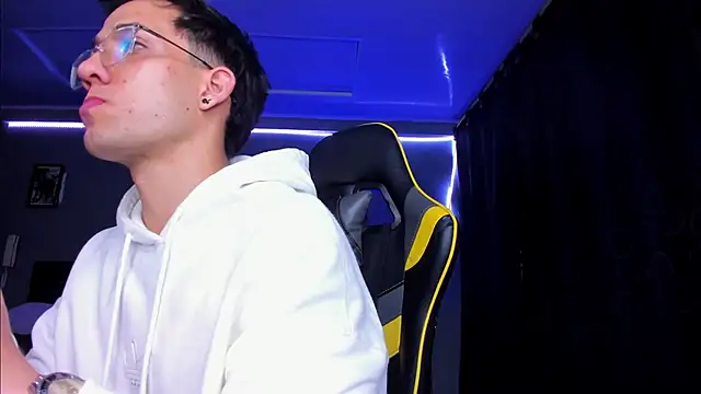 alexgiraldo   online show from 11.14.25