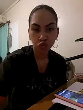 Snapshot of jessens144 chatting on 11.26.25 jessens144 online show from 11.26.25