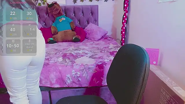 Snapshot of Estrella__sex chatting on 10.21.25 Estrella sex online show from 10.21.25