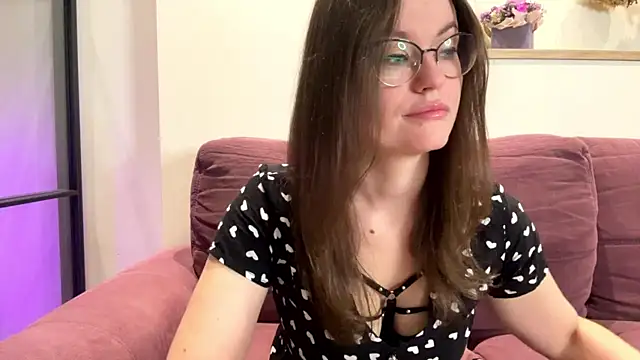 Snapshot of mia_shine_bright_wow chatting on 09.27.25 mia shine bright wow online show from 09.27.25