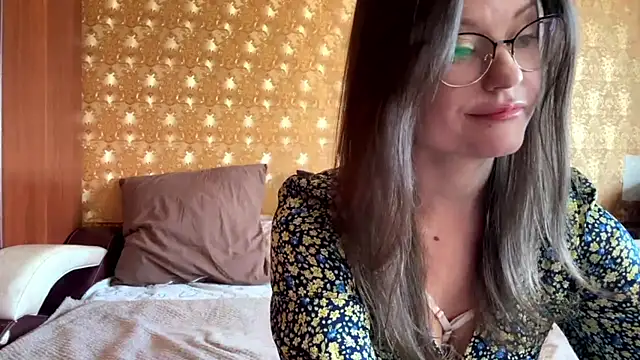 Snapshot of mia_shine_bright_wow chatting on 11.09.25 mia shine bright wow online show from 11.09.25