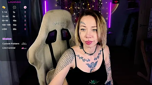 bunnykellyyy online show from 10.10.25