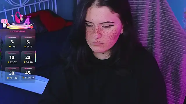 Snapshot of Dark_Shine chatting on 12.02.25 Dark Shine online show from 12.02.25