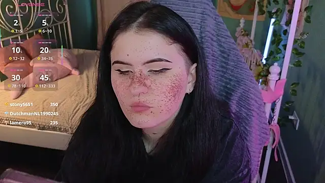 Snapshot of Dark_Shine chatting on 01.12.26 Dark Shine online show from 01.12.26