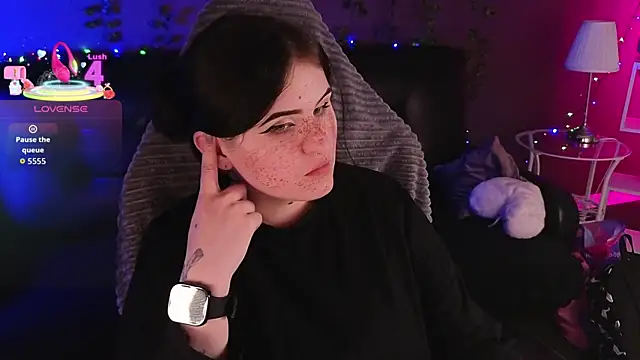 Snapshot of Dark_Shine chatting on 01.14.26 Dark Shine online show from 01.14.26