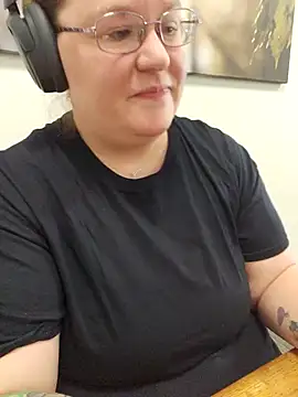 Snapshot of Love86Emily chatting on 01.19.25 Love86Emily online show from 01.19.25