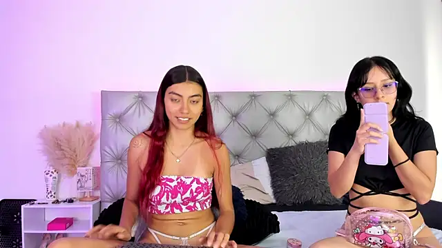 Snapshot of Naughty_Couple83 chatting on 09.25.25 Naughty Couple83 online show from 09.25.25