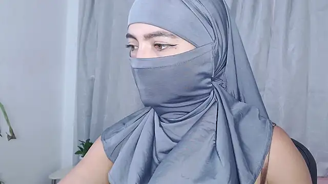 Snapshot of jade_nassar chatting on 05.18.26 jade nassar online show from 05.18.26