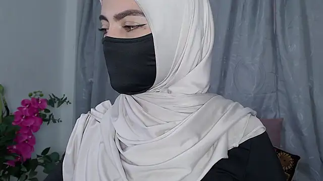Snapshot of jade_nassar chatting on 05.24.26 jade nassar online show from 05.24.26