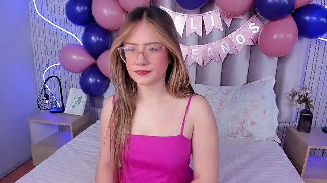 Snapshot of SamanthaPeachss chatting on 09.19.25 SamanthaPeachss online show from 09.19.25