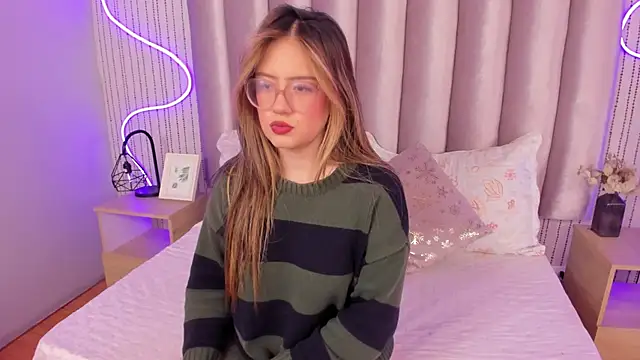 Snapshot of SamanthaPeachss chatting on 09.26.25 SamanthaPeachss online show from 09.26.25