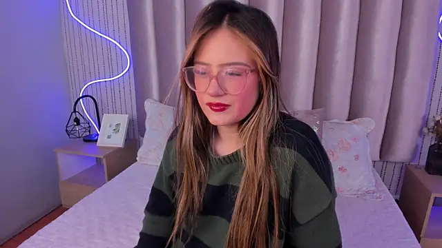 Snapshot of SamanthaPeachss chatting on 10.09.25 SamanthaPeachss online show from 10.09.25