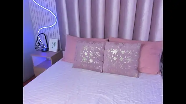 Snapshot of SamanthaPeachss chatting on 11.05.25 SamanthaPeachss online show from 11.05.25