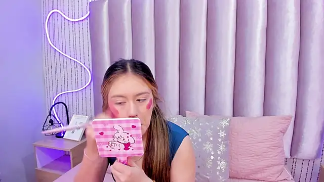 Snapshot of SamanthaPeachss chatting on 11.20.25 SamanthaPeachss online show from 11.20.25