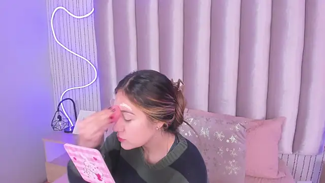 Snapshot of SamanthaPeachss chatting on 11.22.25 SamanthaPeachss online show from 11.22.25