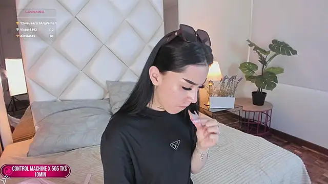 Snapshot of Megan_DH chatting on 09.18.25 Megan DH online show from 09.18.25