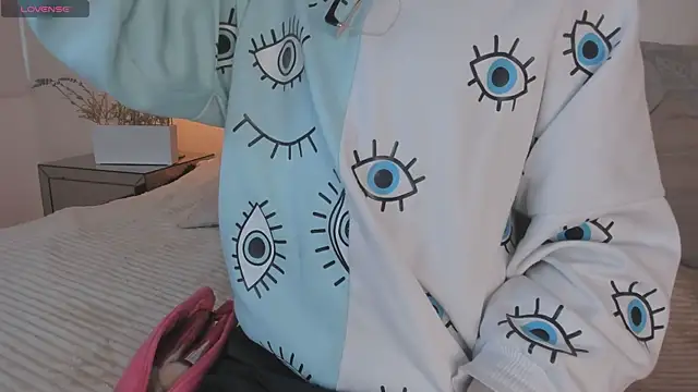 Snapshot of Megan_DH chatting on 10.15.25 Megan DH online show from 10.15.25