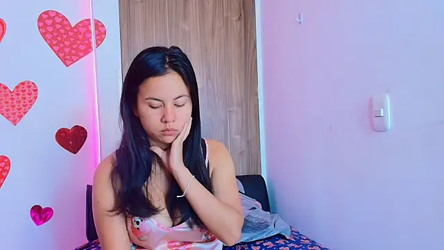 Snapshot of mady_gh chatting on 09.13.25 mady gh online show from 09.13.25