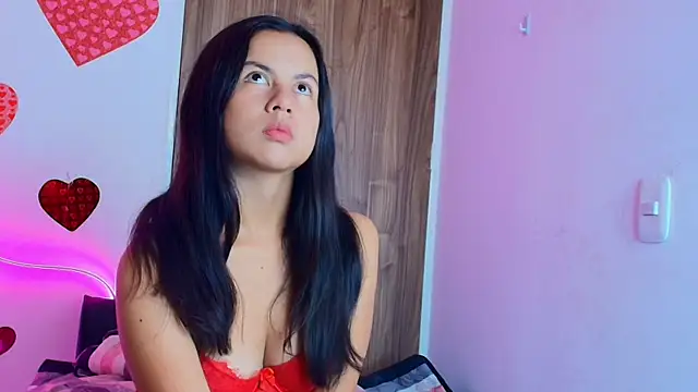 Snapshot of mady_gh chatting on 10.28.25 mady gh online show from 10.28.25