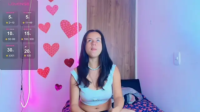 Snapshot of mady_gh chatting on 11.26.25 mady gh online show from 11.26.25