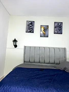 Samara Hadi  online show from 09.22.25