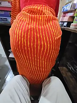 Snapshot of indianhotwife639 chatting on 07.28.26 indianhotwife639 online show from 07.28.26
