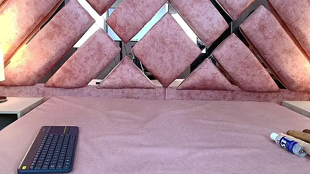 SkarlettAry online show from 11.13.25