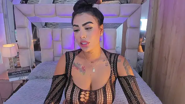 Snapshot of MaddyGray_ chatting on 09.20.25 MaddyGray  online show from 09.20.25